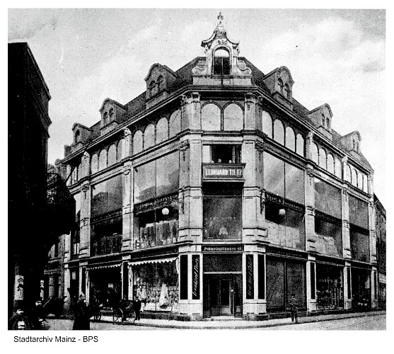 Warenhaus Tietz in Mainz, nach dem umfänglichen Umbau von 1897 © Stadtarchiv Mainz, BPSF / 6862 A