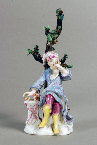 Johann Christoph (von) Lücke (Entwurf); Porzellanmanufaktur Höchst (Ausführung), Teetrinker, um 1752/53, Hartporzellan, farbig staffiert