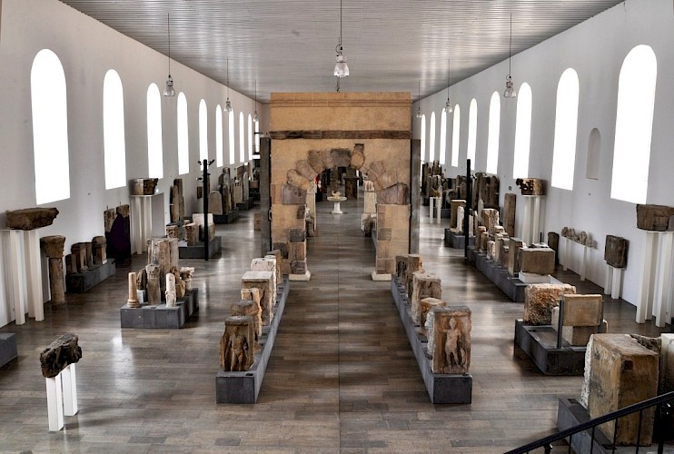 Die Steinhalle vor dem Umbau.