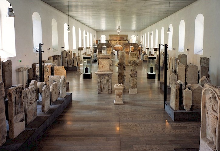 Die Steinhalle vor dem Umbau.