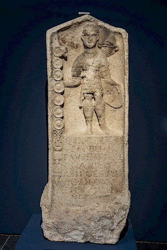 Grabstein des Quintus Luccius Faustus - Standort Schellbau EG