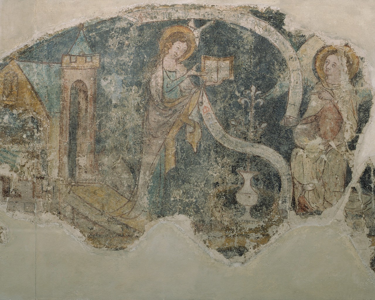 Die Wandmalerei eines Hauses am Brand stammt aus der 2. Hälfte des 14. Jahrhunderts. Sie wurde bei Bauarbeiten in den 1930er Jahren entdeckt. Bei der Abnahme der Malerei stellte man fest, dass sich unter der bereits bekannten Darstellung noch eine ältere befand. Zu sehen ist die Verkündigung an Maria durch den Erzengel Gabriel.