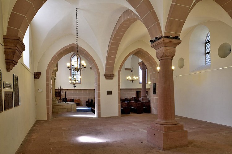 Worms, liberale Synagoge, Blick von der Frauenschul in den Hauptraum © GDKE, Welterbesekretariat (Jürgen Ernst)