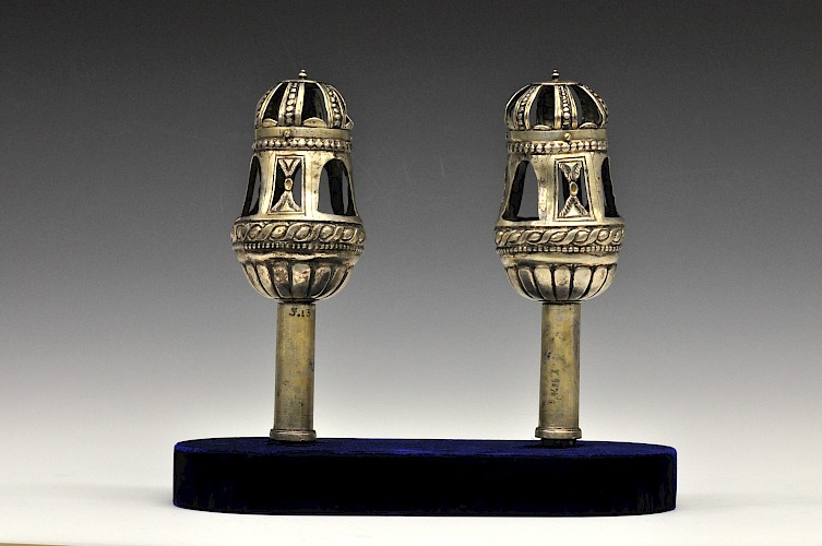 Rimonim, wahrscheinlich Mainz, 1846, Silber, teilvergoldet, © GDKE, Direktion Landesmuseum Mainz, DL LMM