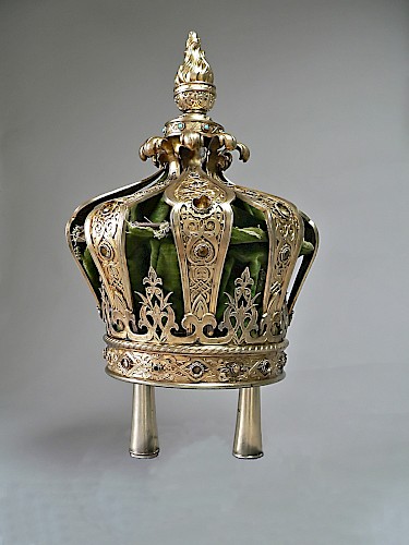 Keter (Tora-Krone), Mainz, Silber, getrieben, teilvergoldet, © GDKE, Direktion Landesmuseum Mainz